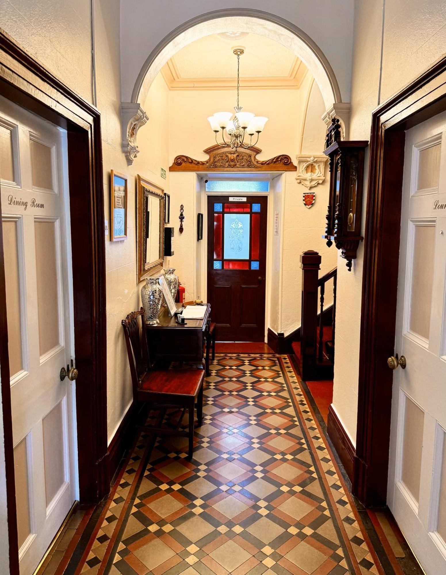 Hotel Caer Menai à Caernarfon Extérieur photo