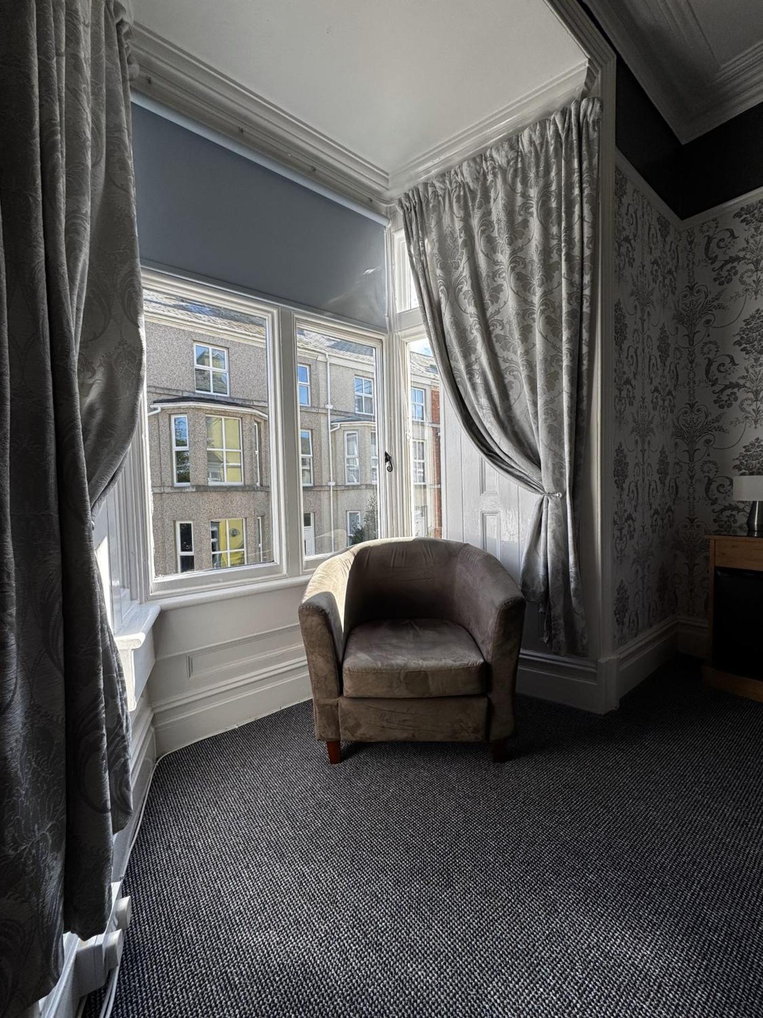 Hotel Caer Menai à Caernarfon Extérieur photo